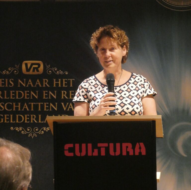 Wethouder Karin Bijl opent tentoonstelling ‘EUREKA, ondergronds gevonden’